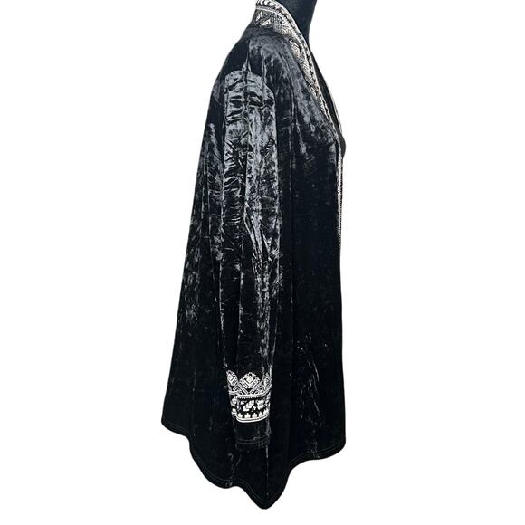 Andree by Unit Exclusive crushed velvet embroidered cardigan size large - Picture 3 of 5
